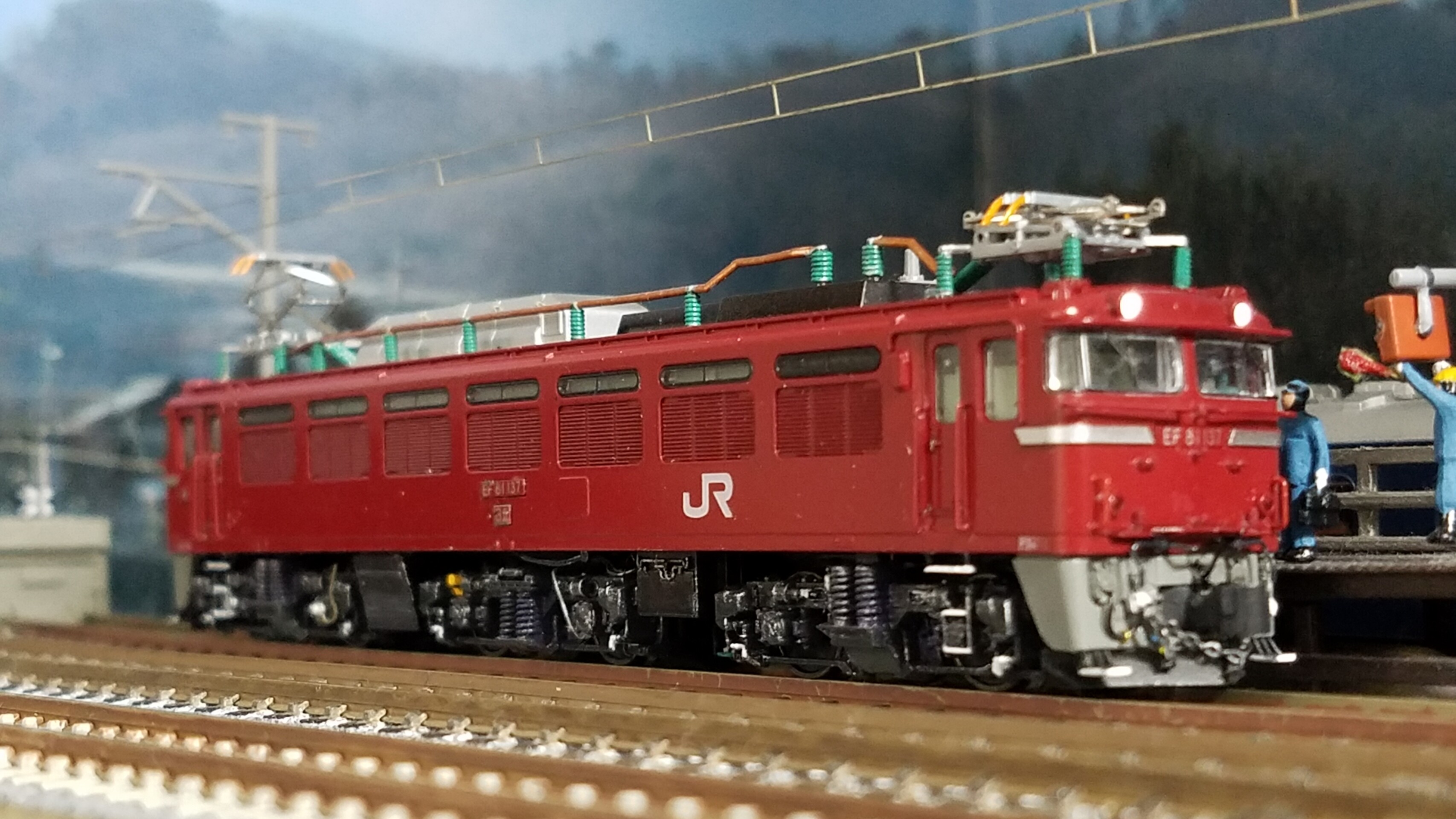 Kato 3021-8 EF81 ヒサシ付きJR東日本色の追加加工整備 : （仮称）東北