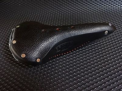 ブルックス サドルのウェスト？調査（笑） : コルサの毎日がヒルクライム
