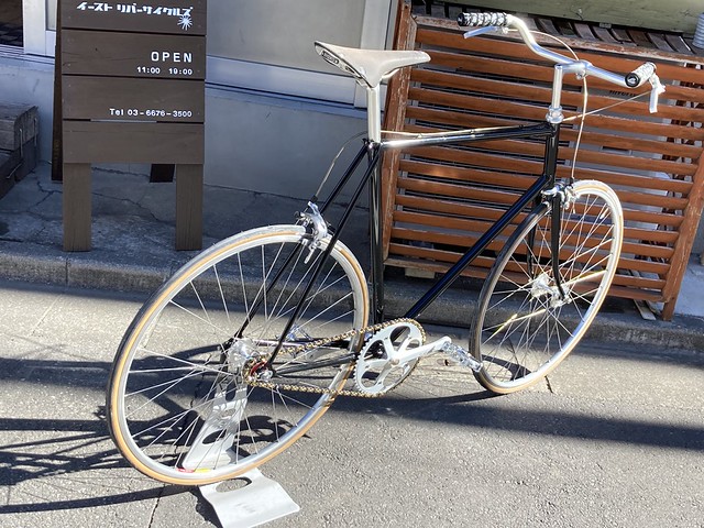 VIVALO ちょっと贅沢な街乗りピスト |