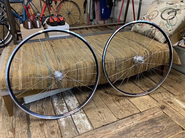 リムブレーキならCHRIS KING R45 ハブの手組みホイールで |