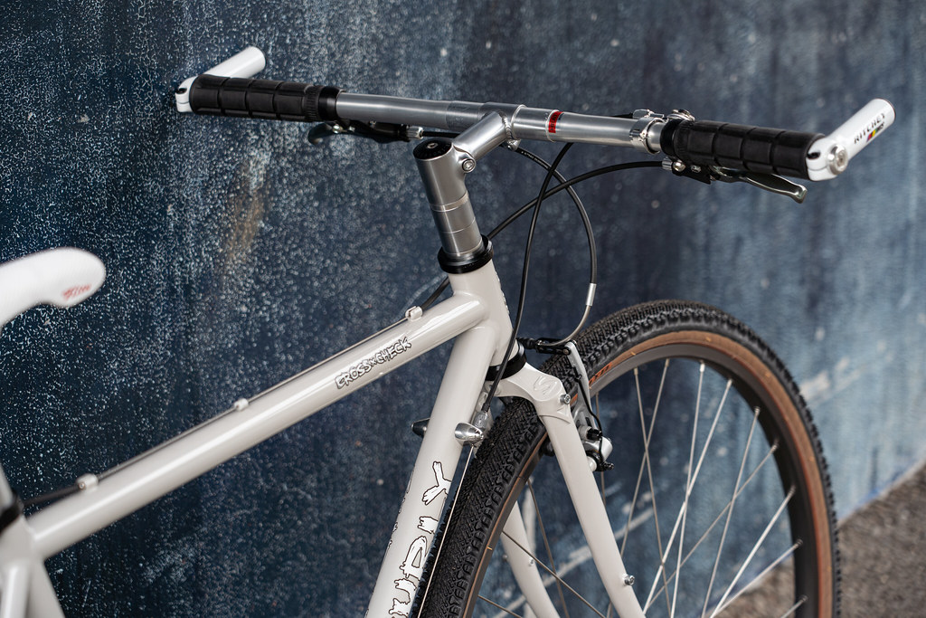 SURLY* cross-check / BUILT BY BLUE LUG - CUSTOMER'S BIKE CATALOG