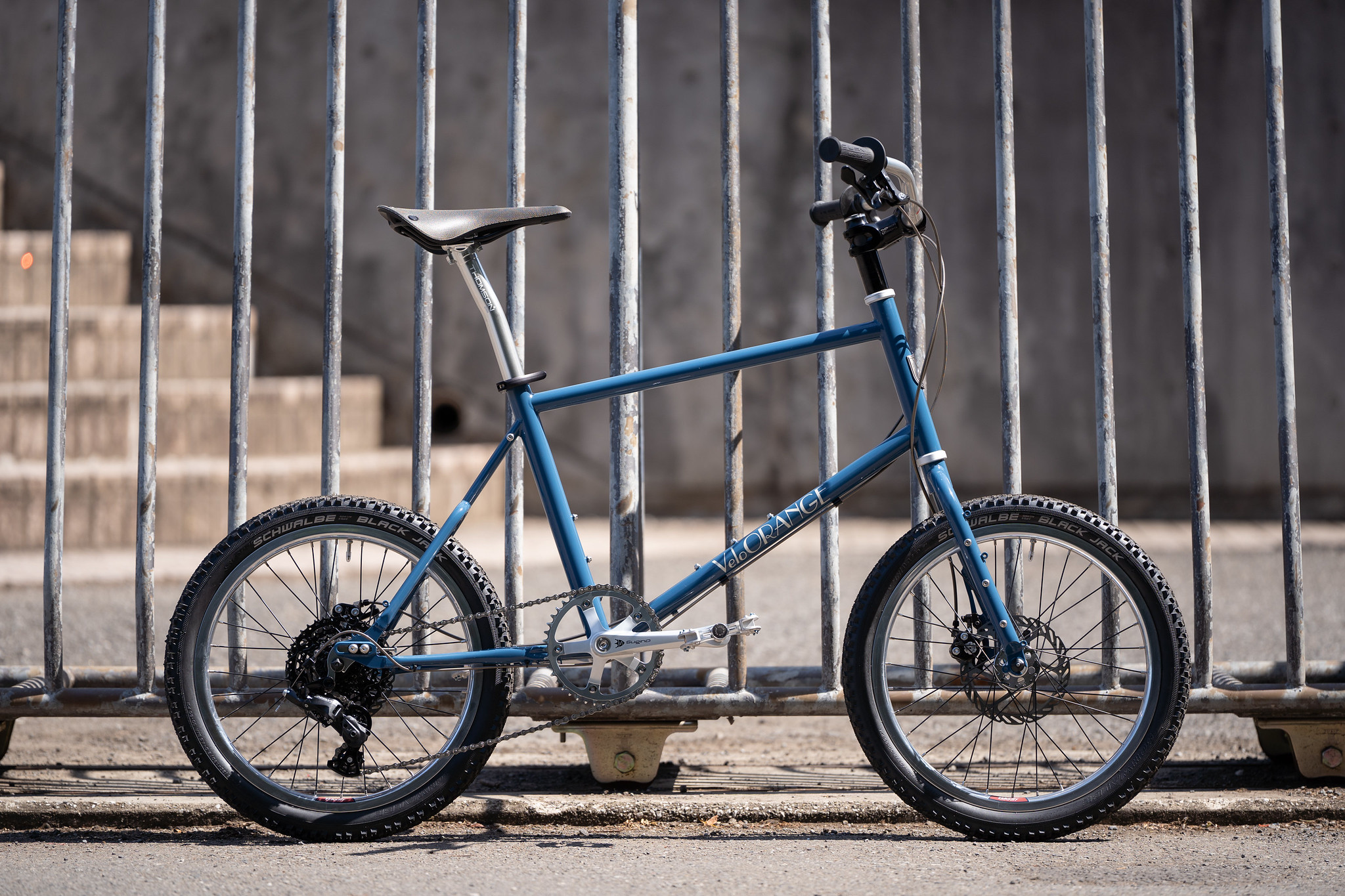 V.O NEUTRINOと新しいプロダクトゾクゾク。 - BLUE LUG BLOG | 自転車