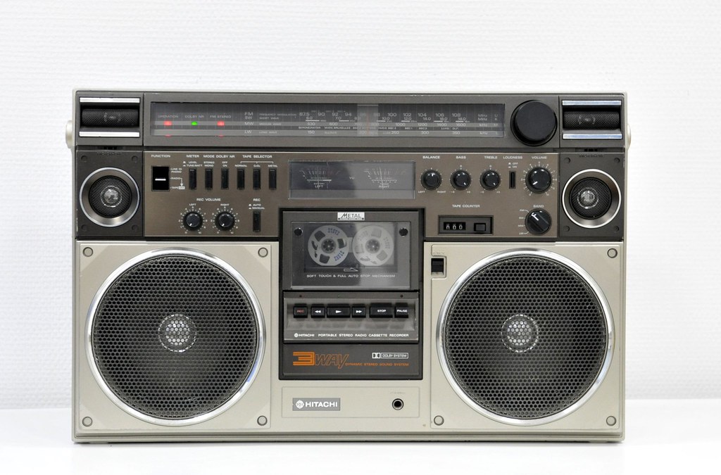 名機 日立 TRK-8600 RMラジオ・カセットレコーダー ジャンク品 HITACHI