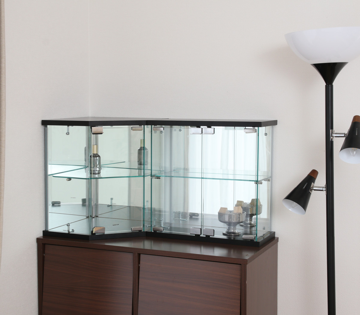 コレクションケース ガラス コーナー型 五角形 背面ミラー – ハウジー
