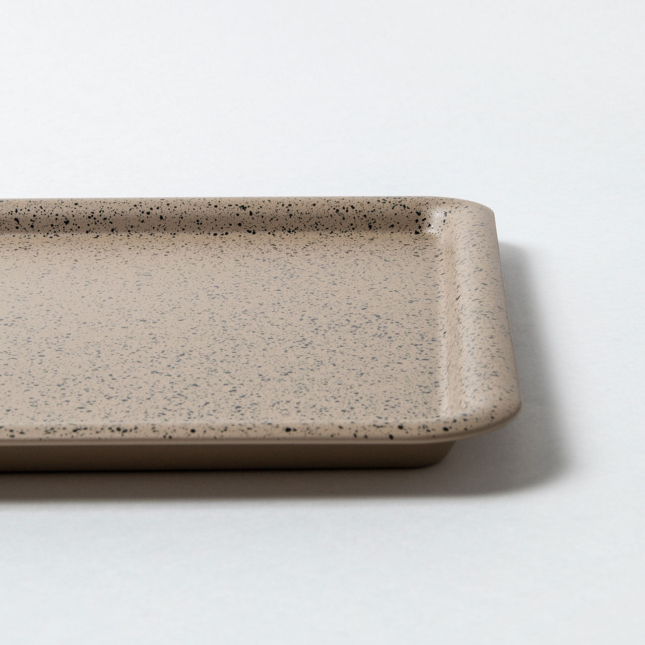 SEKISAKA(セキサカ) B4 Tray Beige(black non-slip) プレート・ボウル
