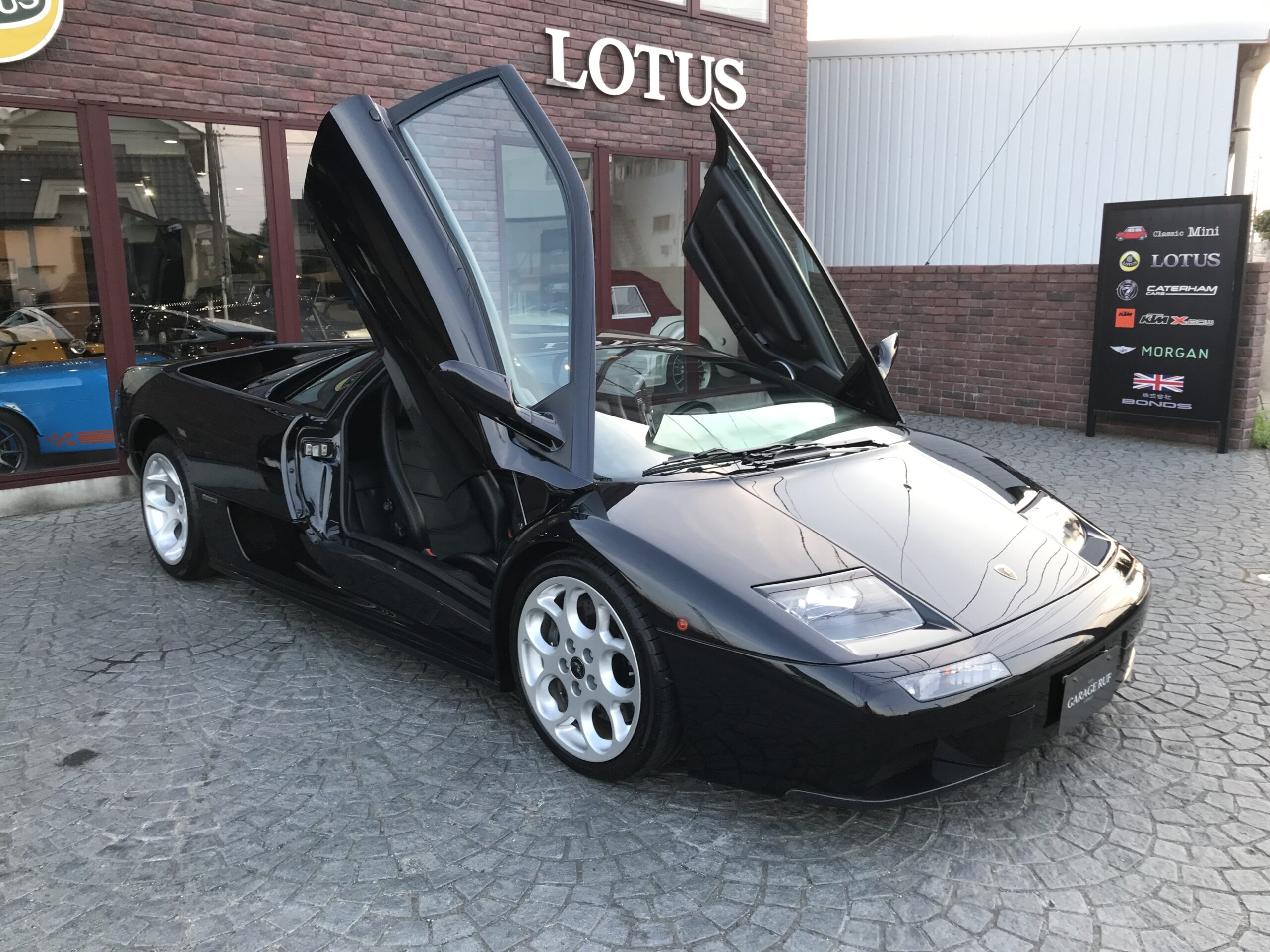 ﾗﾝﾎﾞﾙｷﾞｰﾆ】ﾃﾞｨｱﾌﾞﾛ VT 6.0 4WD｜ストックカー｜株式会社BONDS