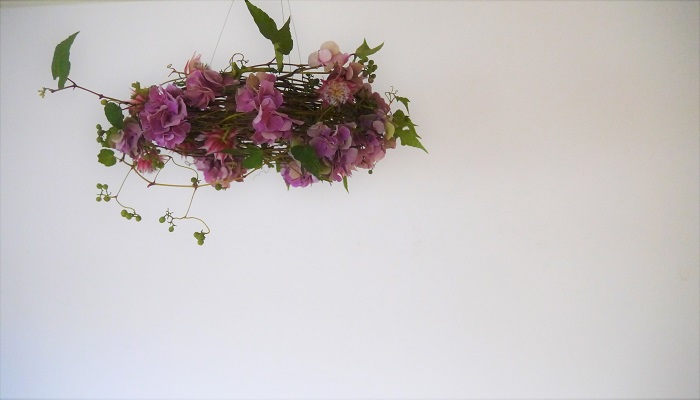 アンティークカラーがきれい！ 秋色紫陽花のフライングリースの作り方