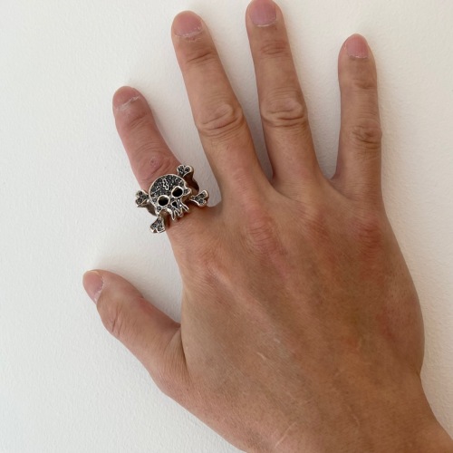 FLAT PAVE SKULL-CROSSED BONES RING / Silver / Black Zirconia