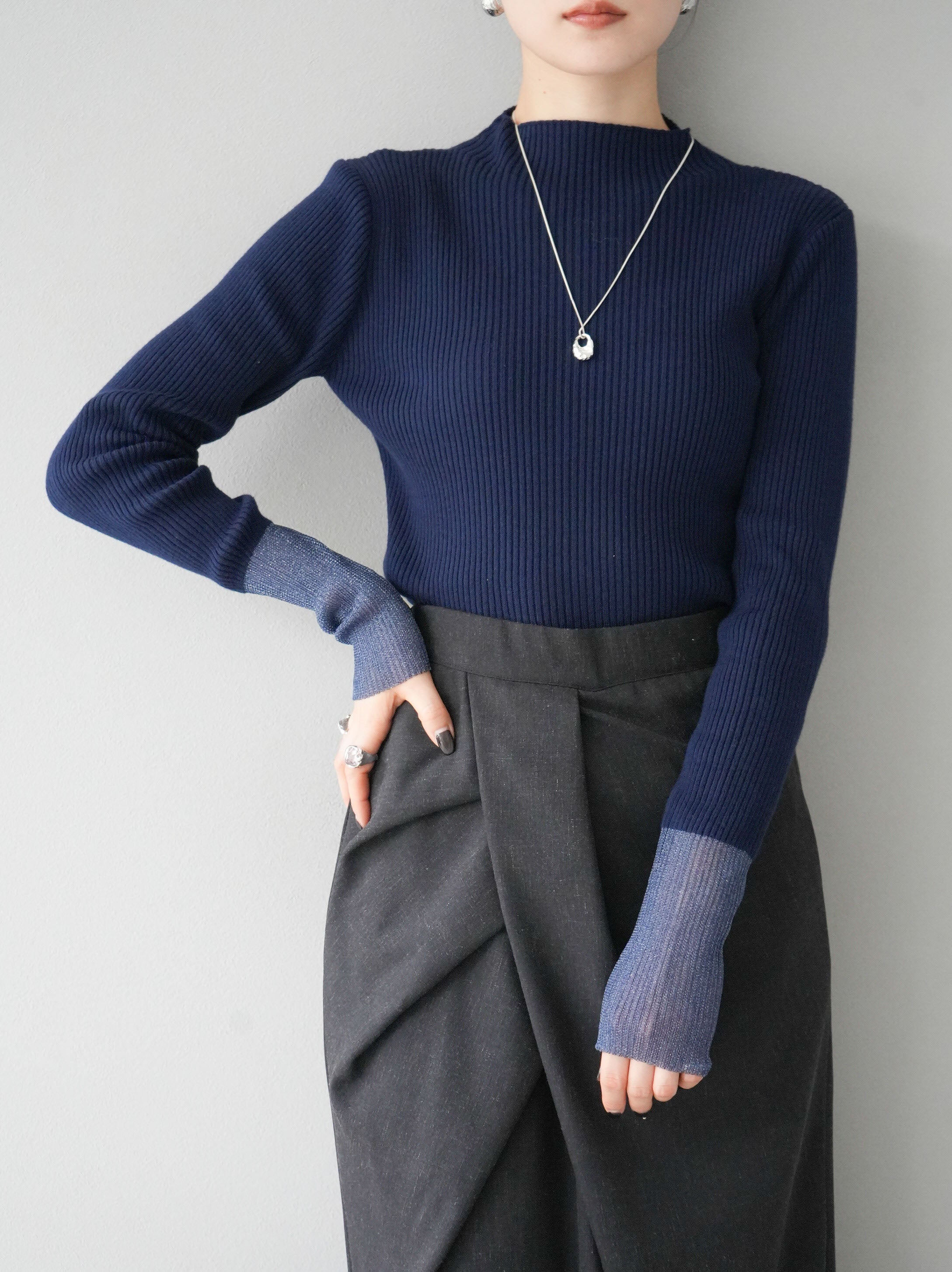 予約]袖ラメシアー切替リブニットトップス/ネイビー – Lumier