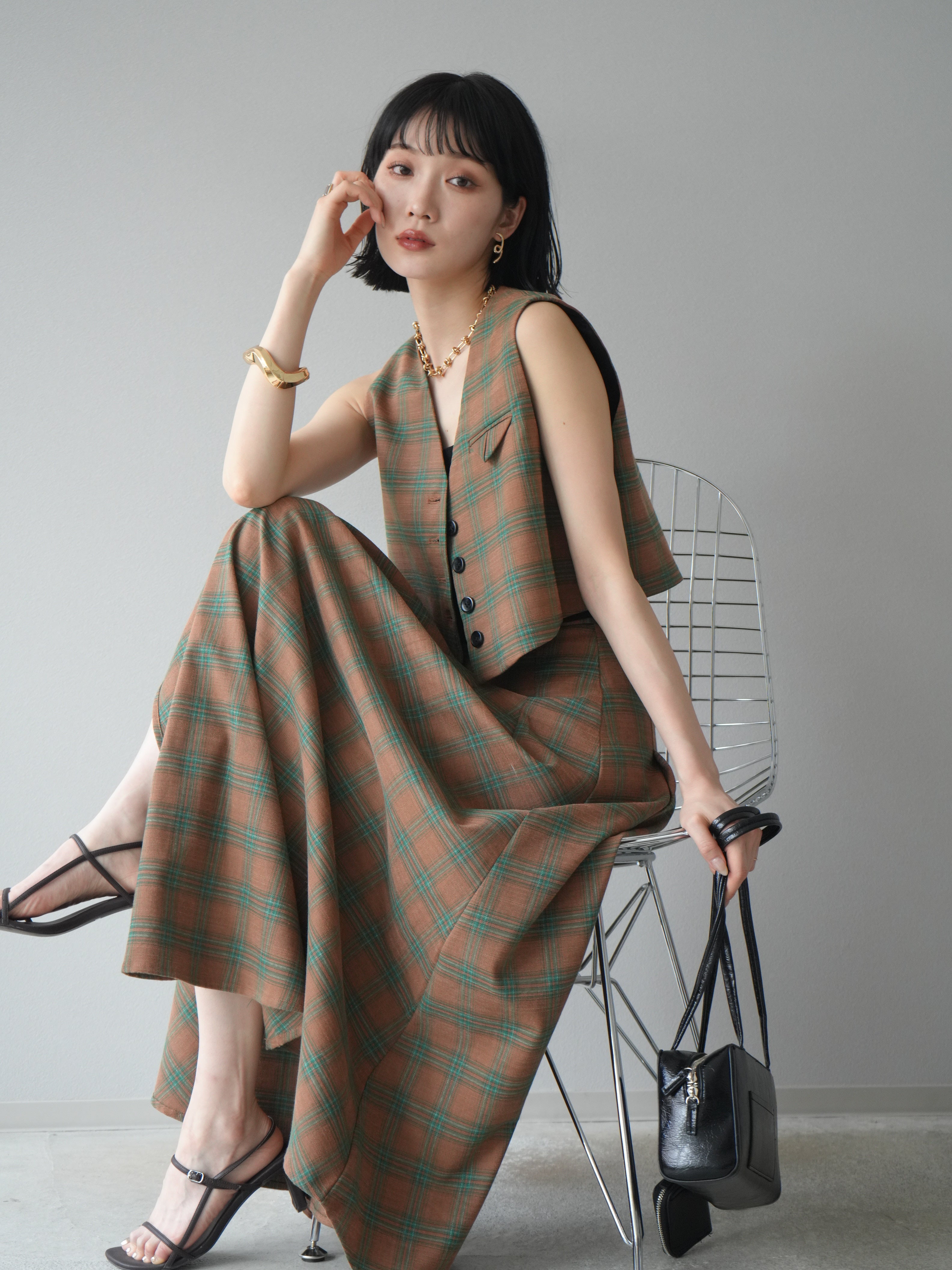 SET]チェック柄ベスト＆フロントスリットタックスカートSET UP(2set