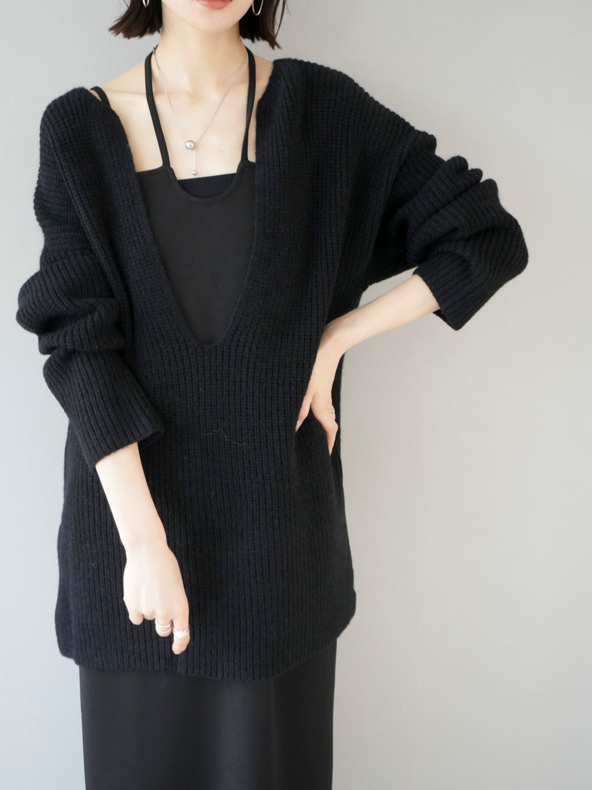 予約]畦編み深Vニットプルオーバー/ブラック – Lumier