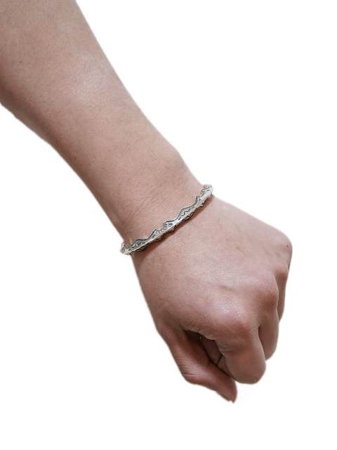 RAY ADAKAI（レイアダカイ） 】 ジグザグブレスレット [ Zigzag