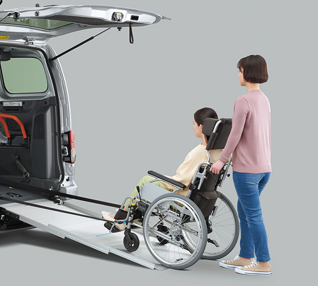 日産：ライフケアビークル（福祉車両）｜NV200バネット チェアキャブ