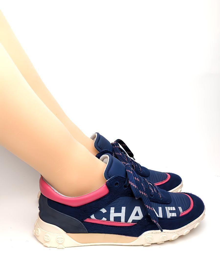 新品そっくりさん⭐CHANELシャネル ロゴスニーカー 36 ネイビー/ピンク