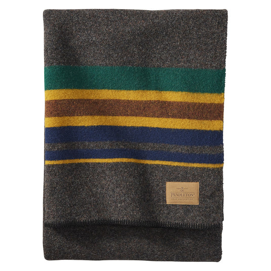 Pendleton Yakima Camp Oxford Blanket, Twin | Made in Oregon – Made