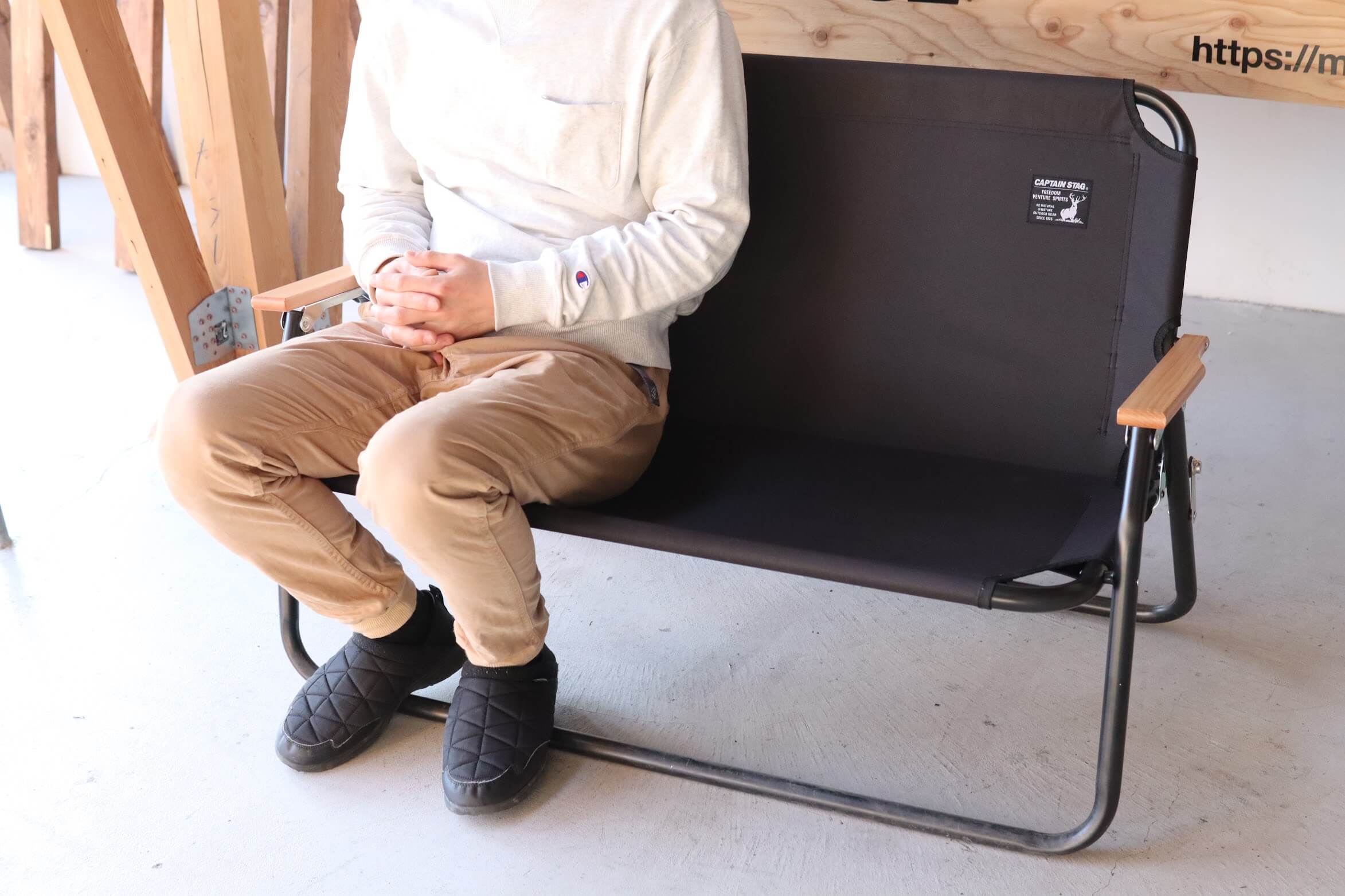 CAPTAIN STAG CSブラックラベル アルミ背付ベンチ UC-1660が秀逸。[鹿