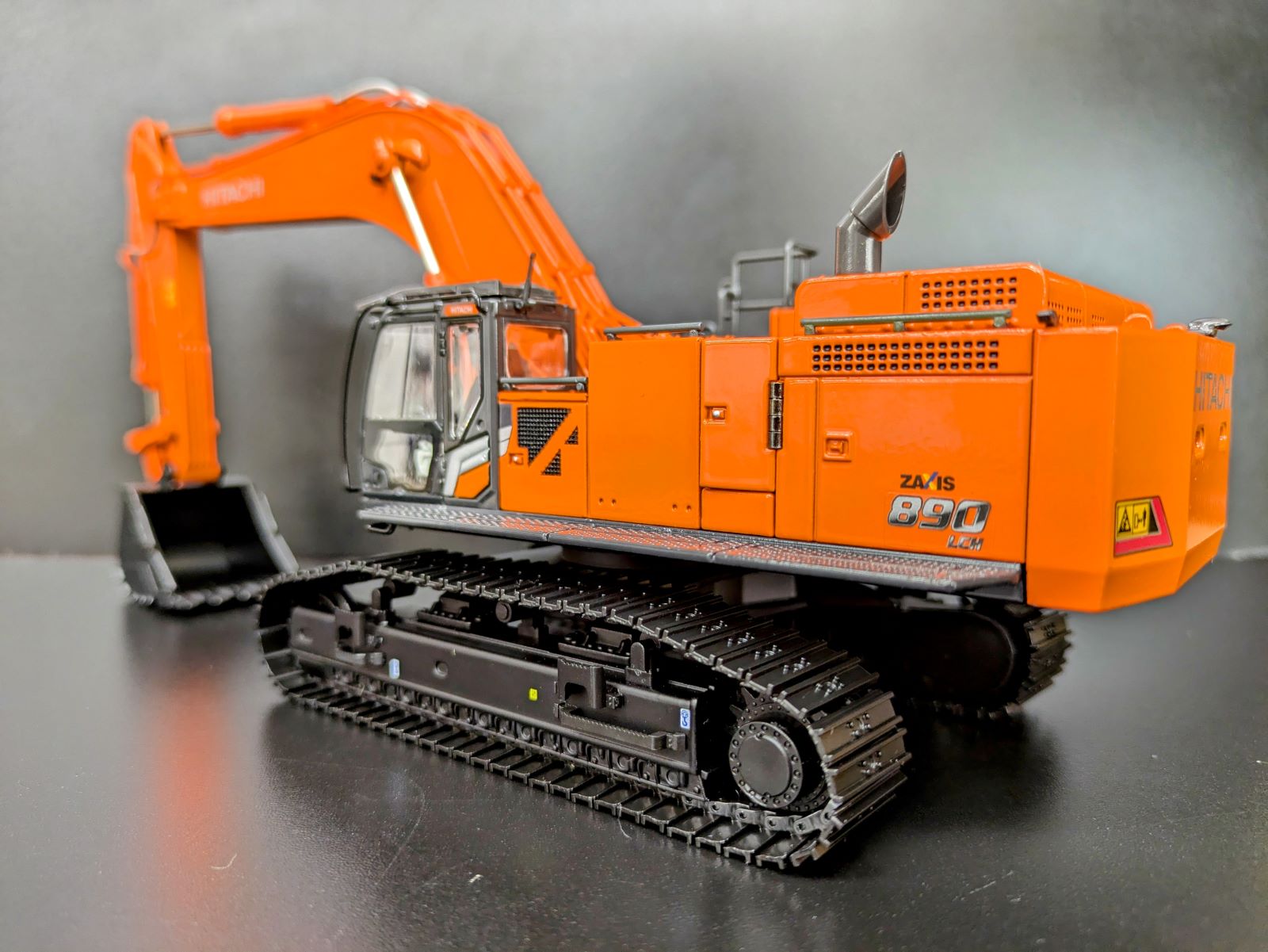 H＆Hです。 Hitachi ZX890LCH-7 excavator specs & dimensions (2020