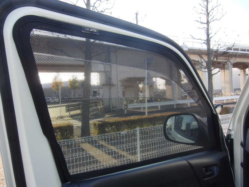 075019】レーザーシェード 200系ハイエース用 フロントのみ