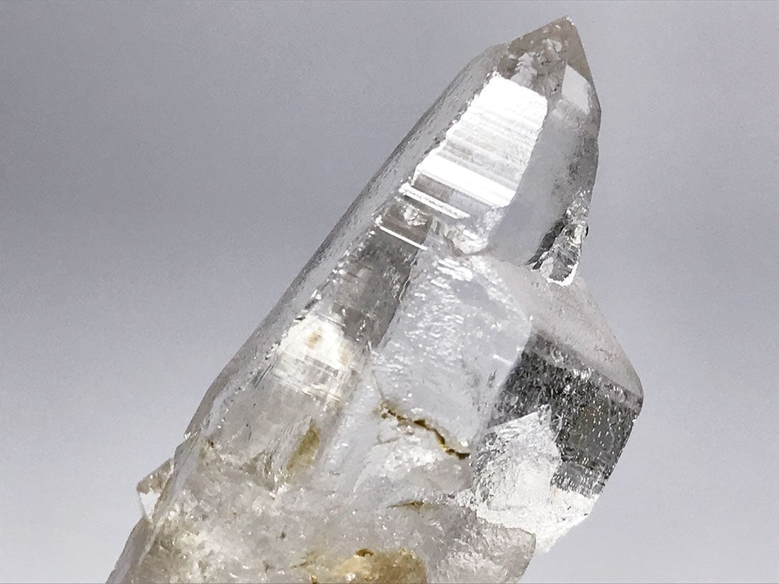 タンザニア産 モンドクォーツ ポイント (貫入水晶)/ Mondo Quartz