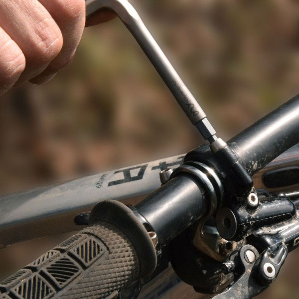 デイセイバー エッセンシャル8マルチツール | アクセサリー,携帯工具