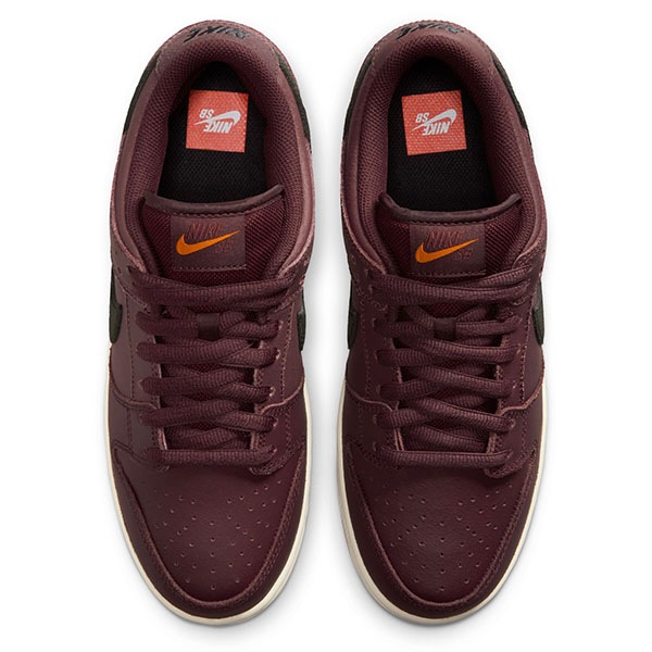 NIKE SB】DUNK LOW PRO ISO “Orange Label” カラー：burgundy crush