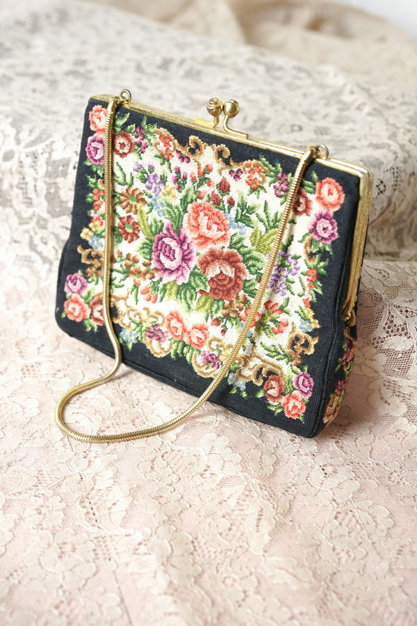 フランスアンティーク豪華なビジュー 天使と薔薇の刺繍 マイクロ