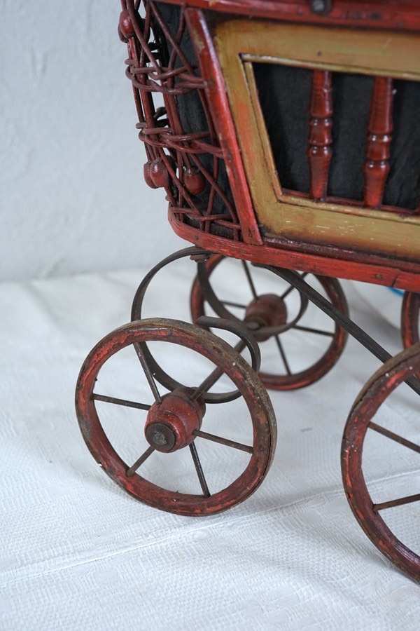 フランスアンティーク1900年代頃のドール用乳母車アイアンと木製 gt