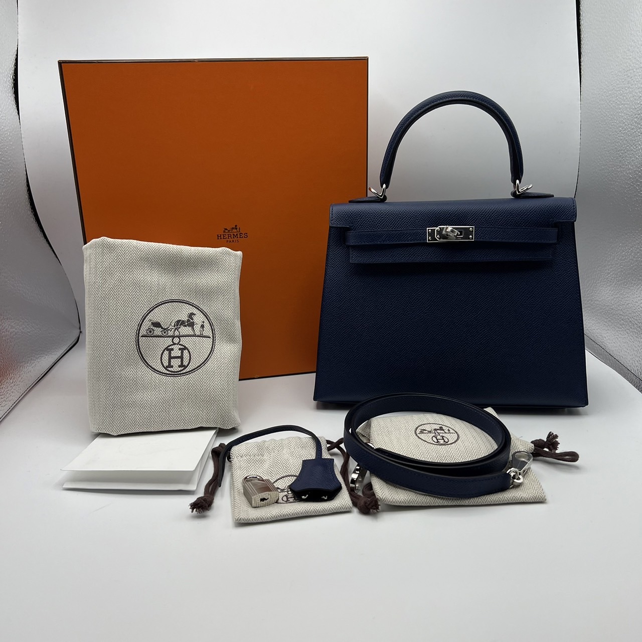 エルメス ケリー25 ブルーネイビー ヴォーエプソン シルバー金具 W刻印