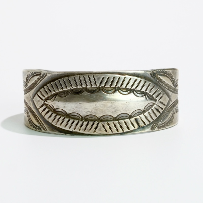 154mm ジェシーロビンズ コインシルバー バングル｜マライカ公式通販