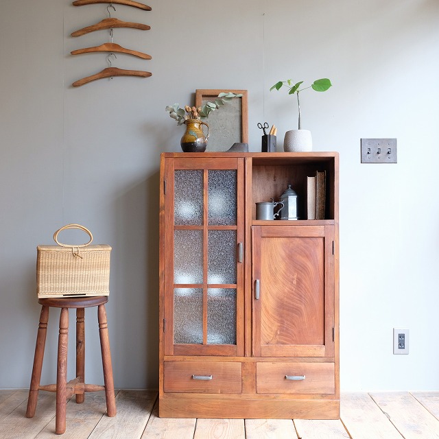 アシンメトリーキャビネット ダイヤガラス｜古家具,棚類｜古家具