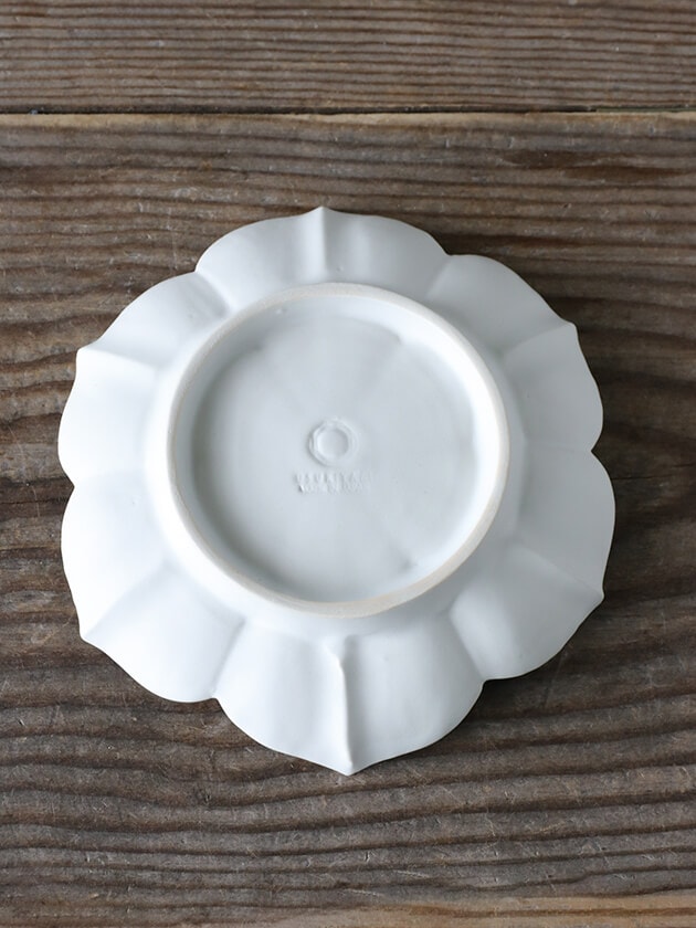 臼杵焼 稜花蓮弁皿15cm Sホワイト