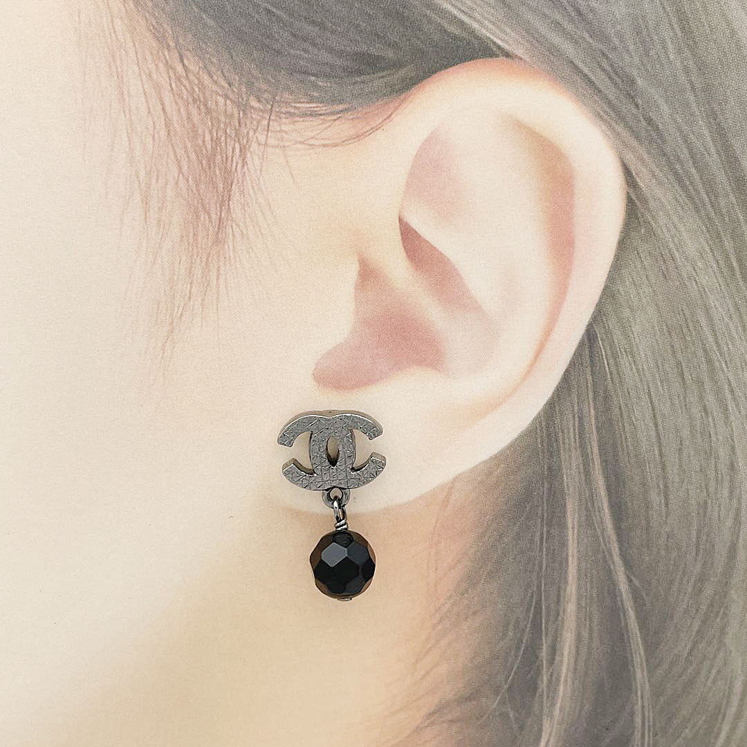 CHANEL シャネル スイングピアス ココマーク ボール E11V ガンメタ