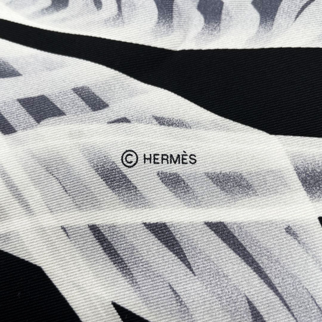 HERMES エルメス スカーフ カレ70 『PLEASE CHECK-IN(プリーズチェック