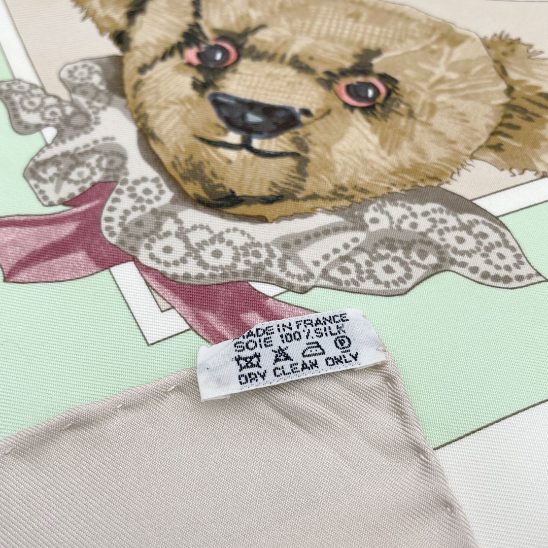 HERMES エルメス スカーフ カレ90 『CONFIDENTS DES COEURS(心の友