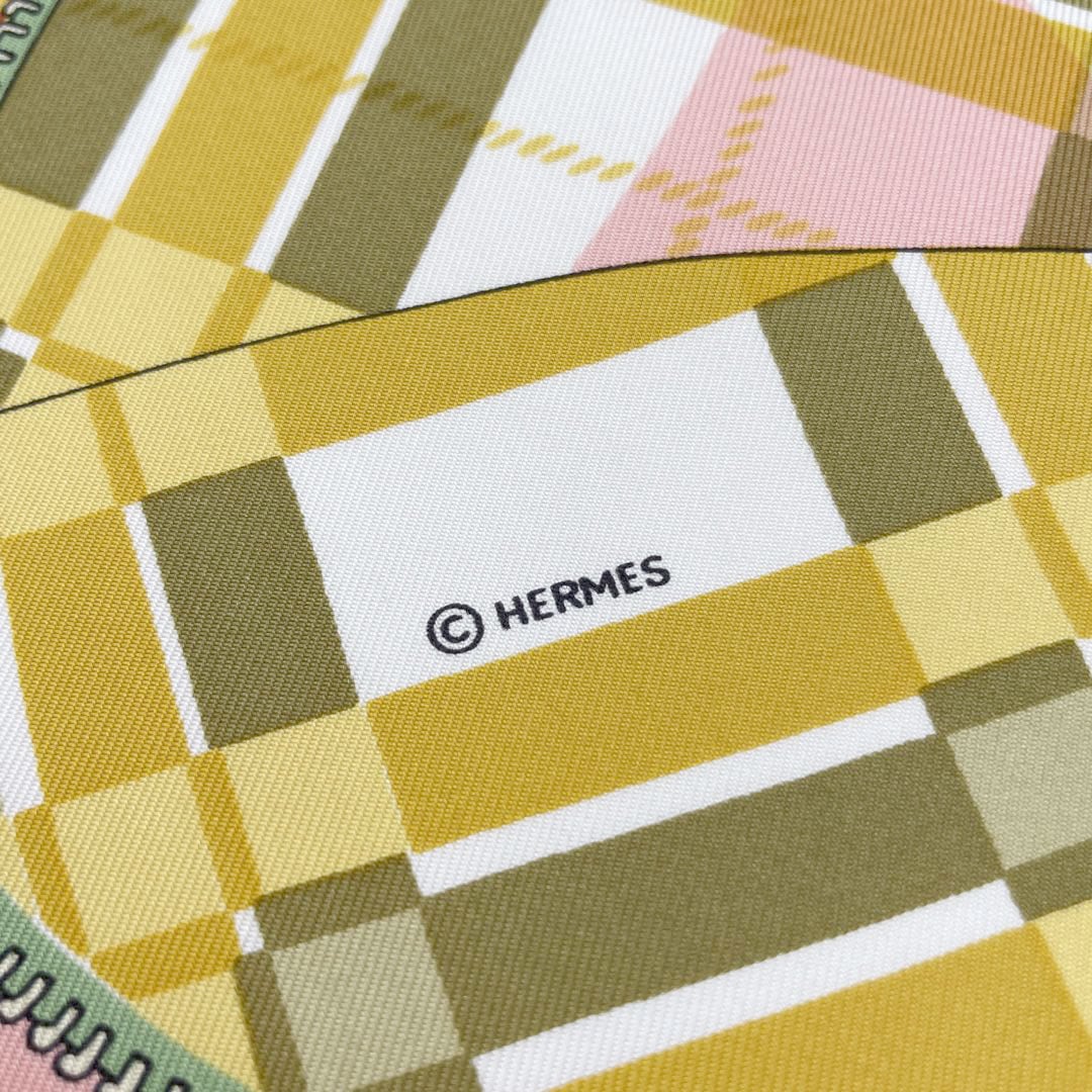HERMES エルメス スカーフ カレ90 『L Elegance et le Confort en