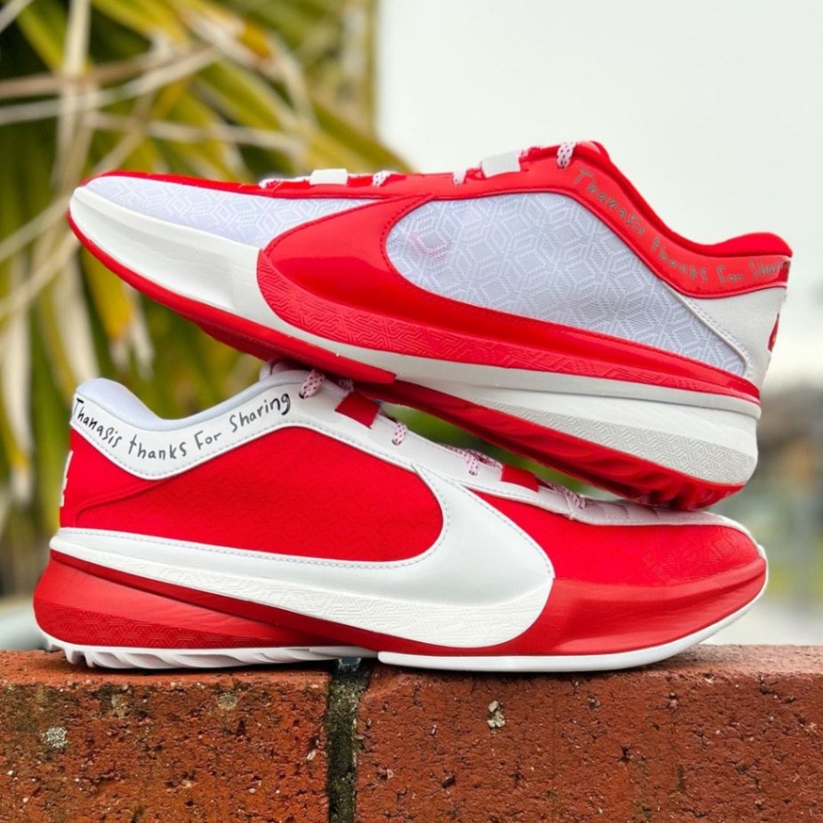 NIKE ZOOM FREAK 5 ナイキ ズーム フリーク 5 ヤニス アデトクンボ