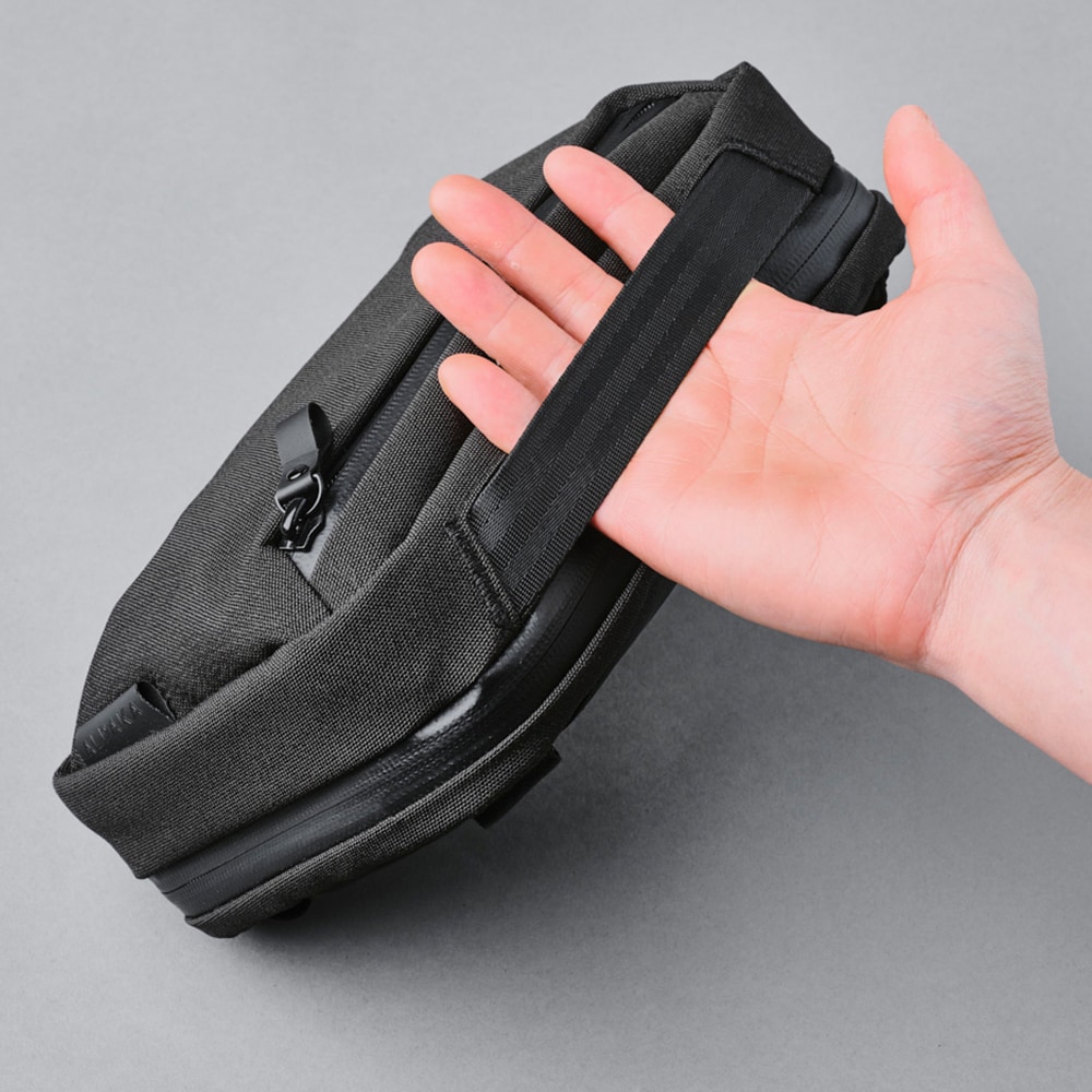 ELEMENTS TECH CASE MAX AXOFLUX | SLING & SHOULDER | 【公式】ALPAKA