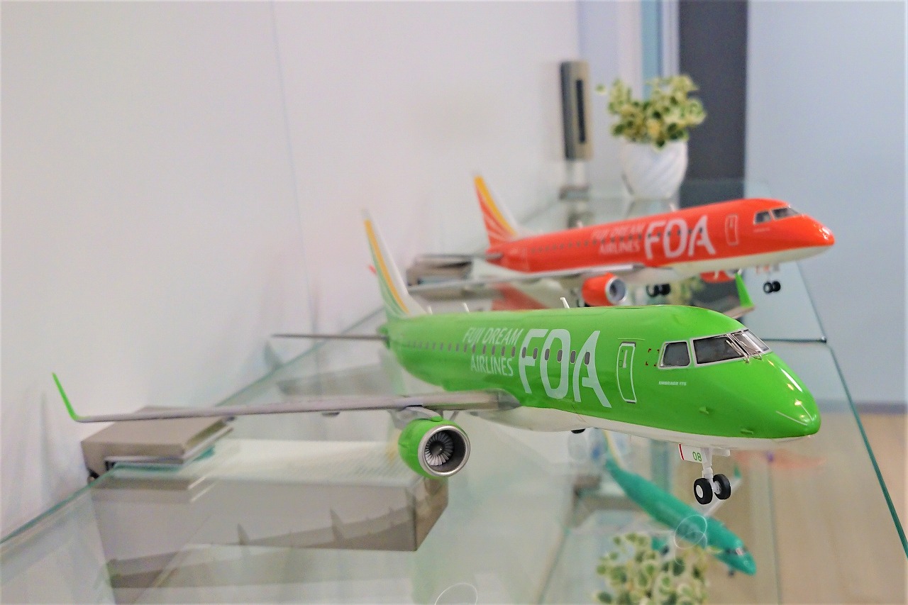 フジドリームエアラインズ｜EMBRAER 175 TAMIYA 1:100 Tamiya