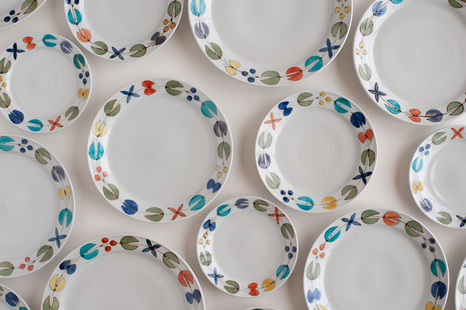 色絵花繋ぎ 平皿（徳永遊心） フリーデザイン ｜ 北欧・ロングライフ