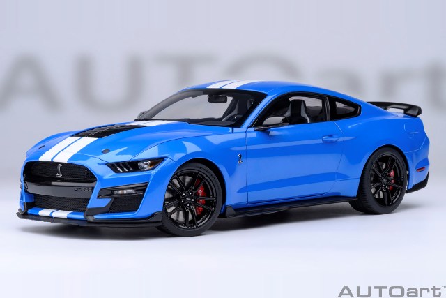 新品 73094 オートアート 1/18 フォード マスタング シェルビー GT500