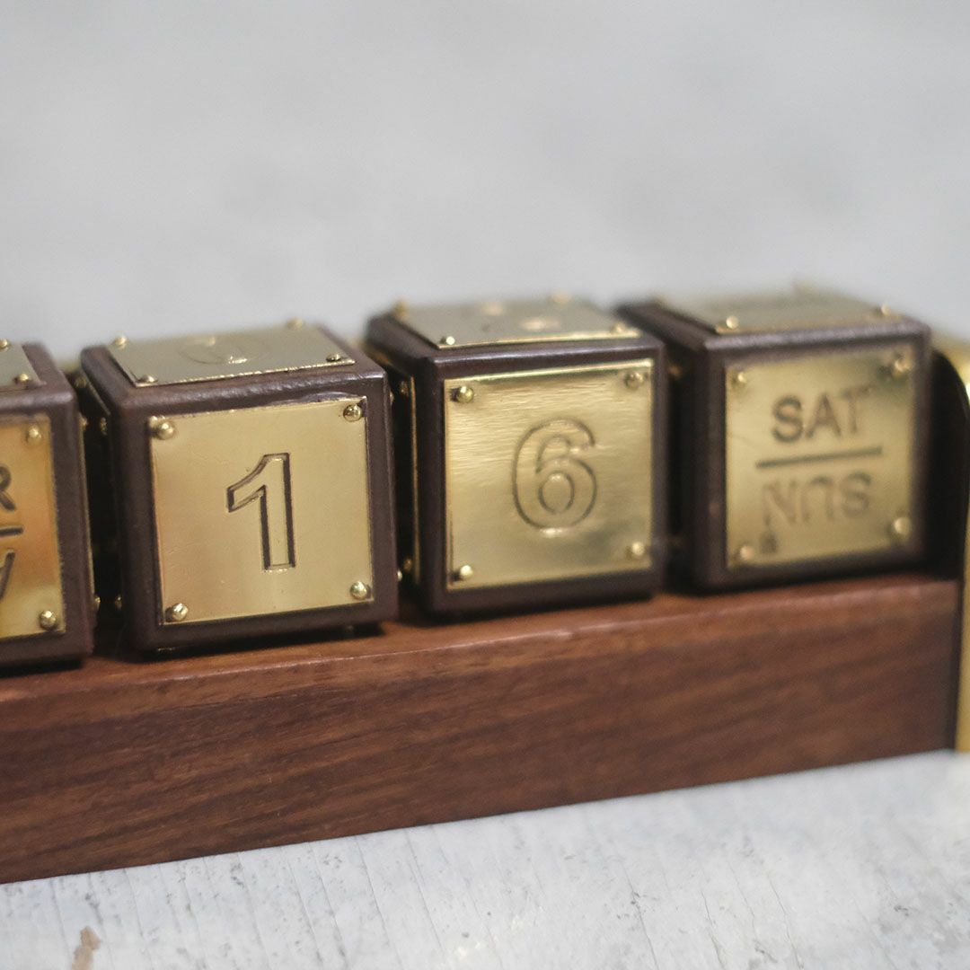 かわいい真鍮の万年カレンダー おしゃれなインテリア雑貨屋MALTO