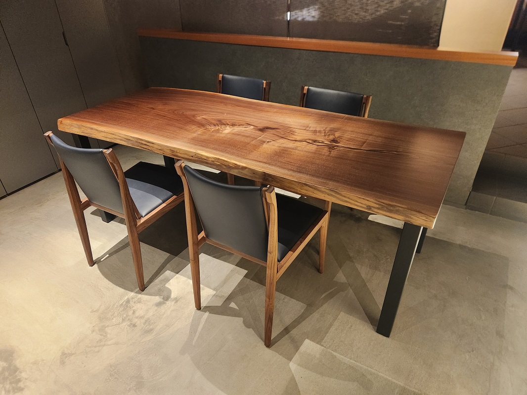 一枚板 クラロウォールナット材・ブラックウォールナット材 ダイニング