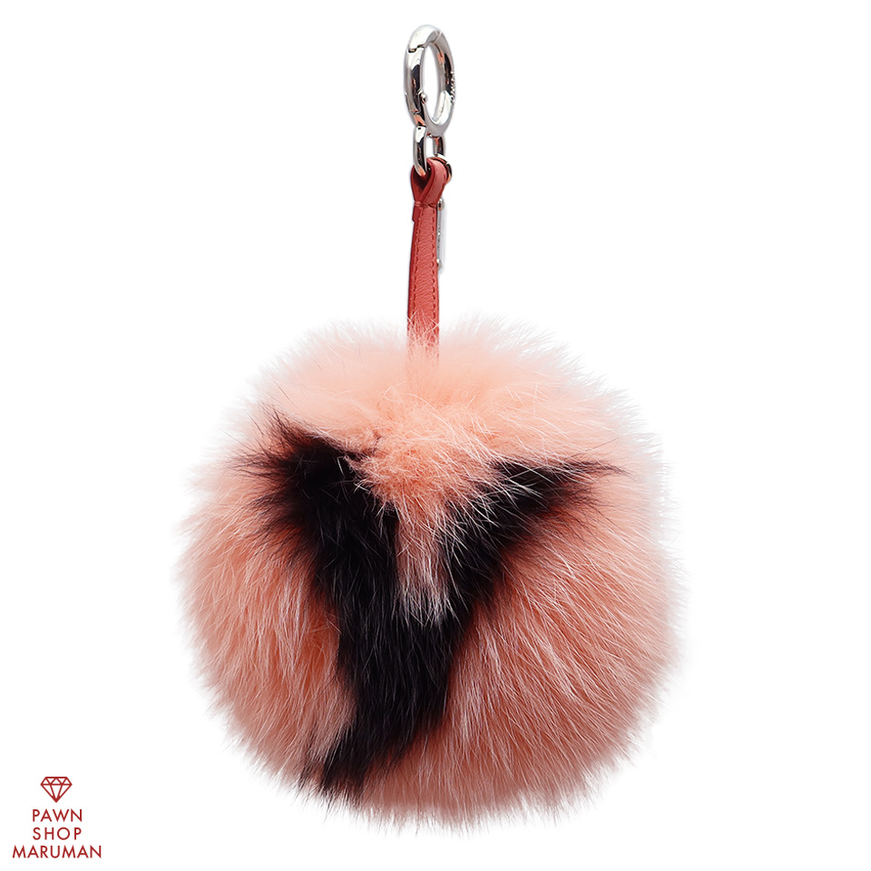 フェンディ チャーム ABCHARM Y イニシャルポンポン 7AR45Y5ACF064C