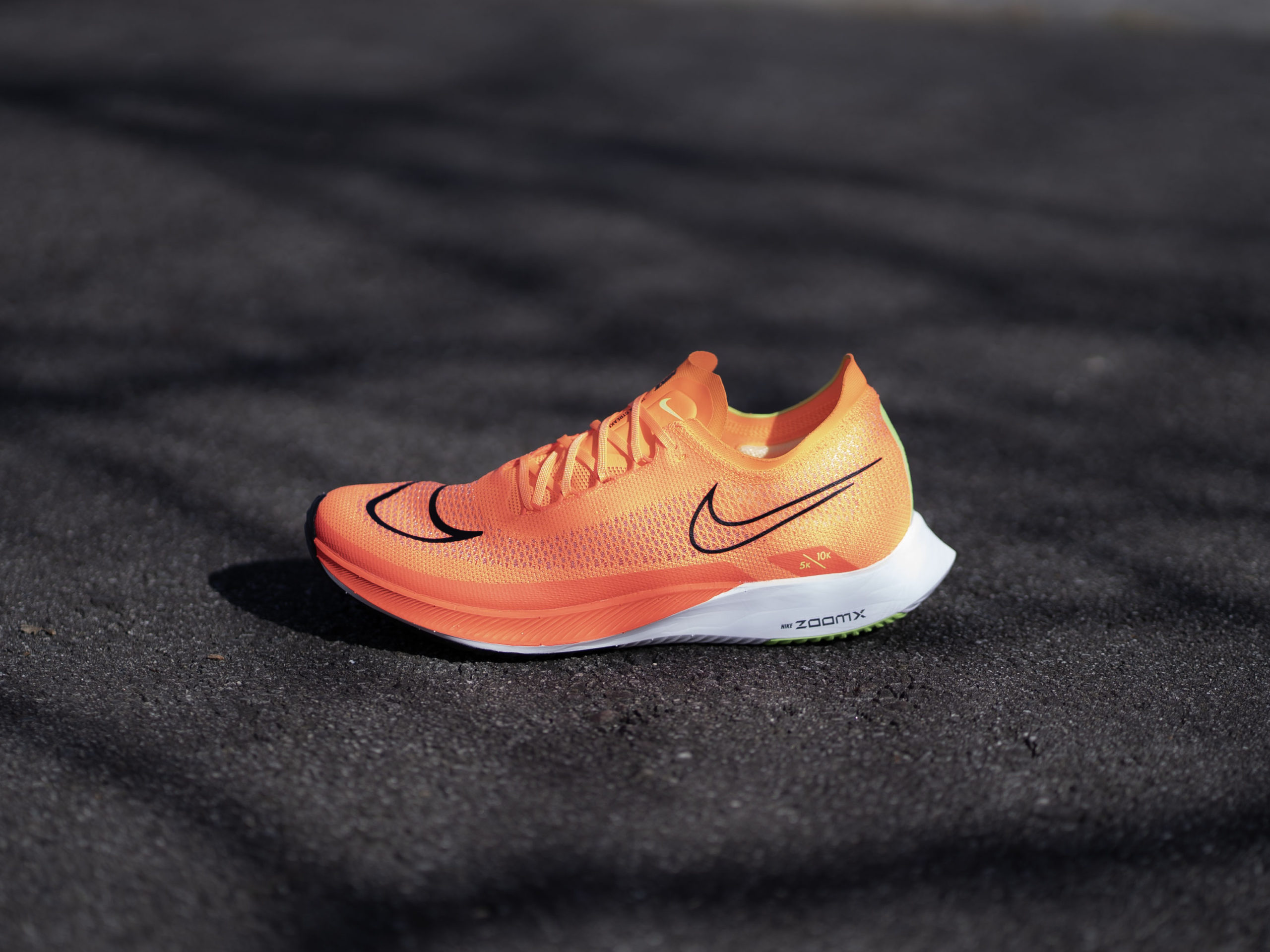 ナイキ ストリークフライで ZOOMX フォームを存分に堪能する | mark