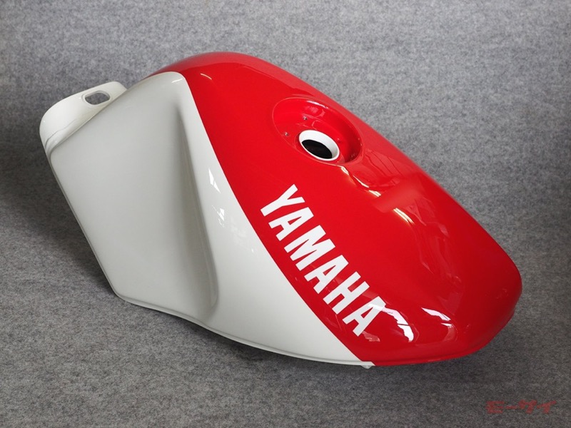 NEW ITEMS】TZR250（1KT）オーナーに朗報！ 純正形状FRPフューエル