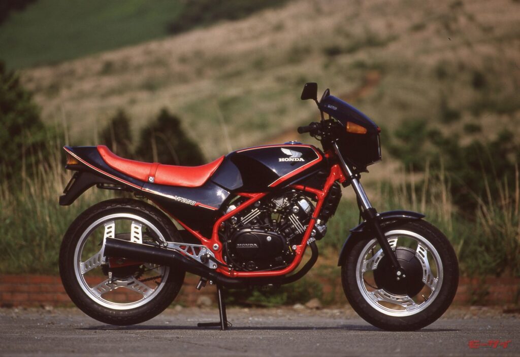4ストVT250Fは2ストRZ250を超えていたのか？」1982年発売当時の試乗