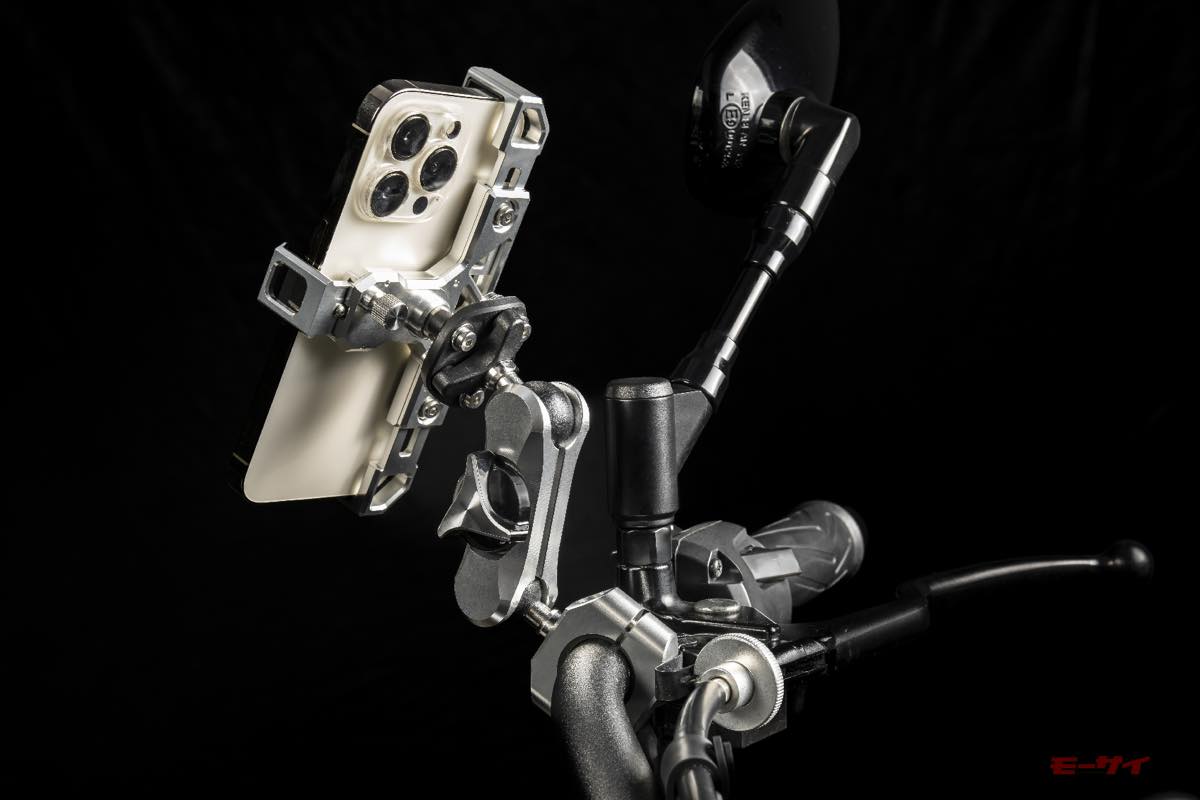 サイン・ハウス】簡潔で機能的なマウントシステムはもはやドレスアップ