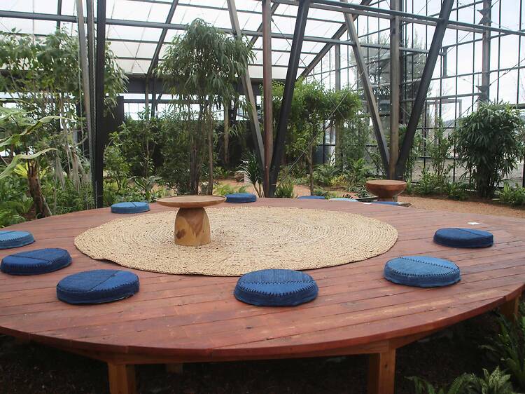 村上隆のお花モチーフのツリーが表参道に登場