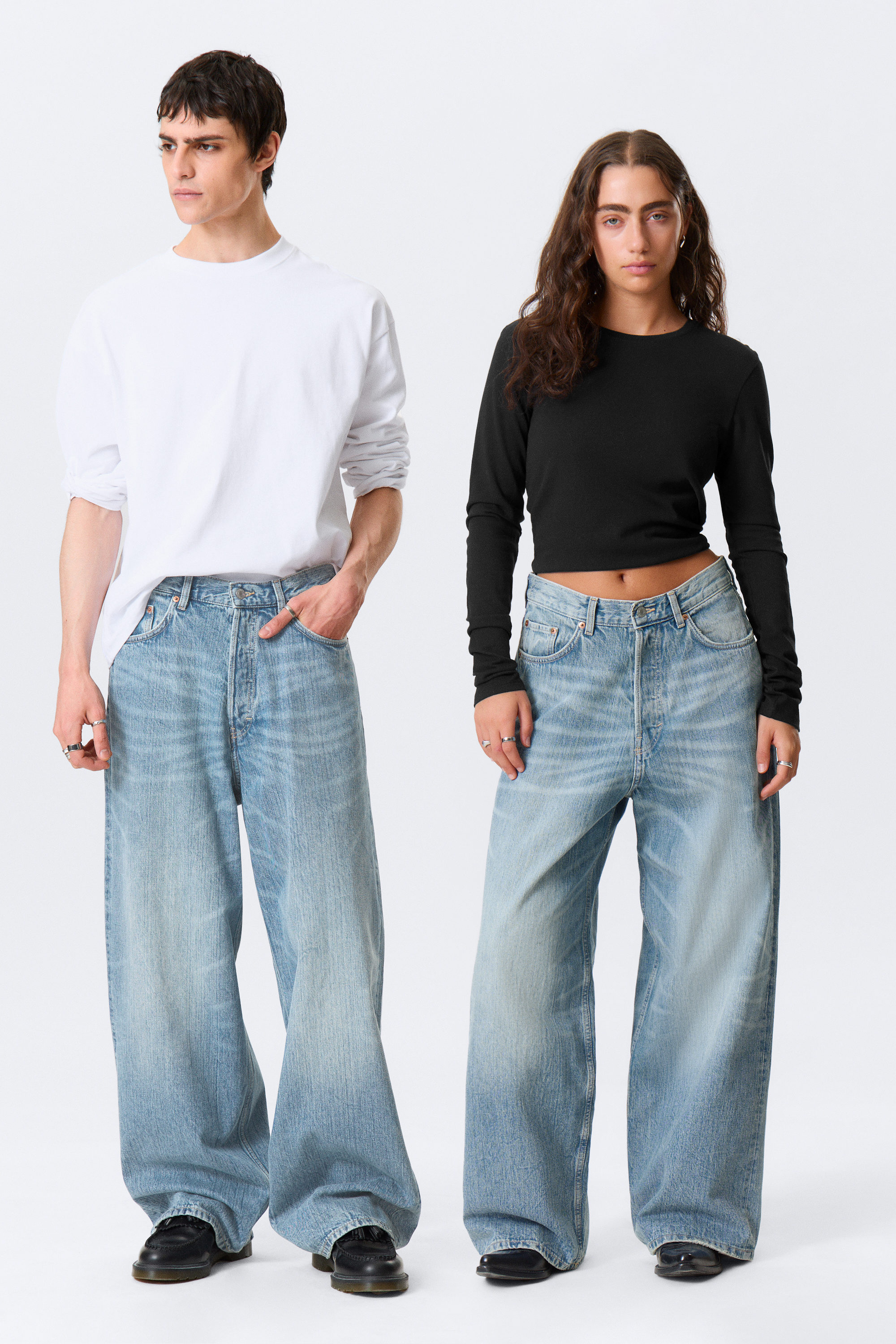 astro mid rise loose baggy leg unisex jeans - Blue Stream - Medium