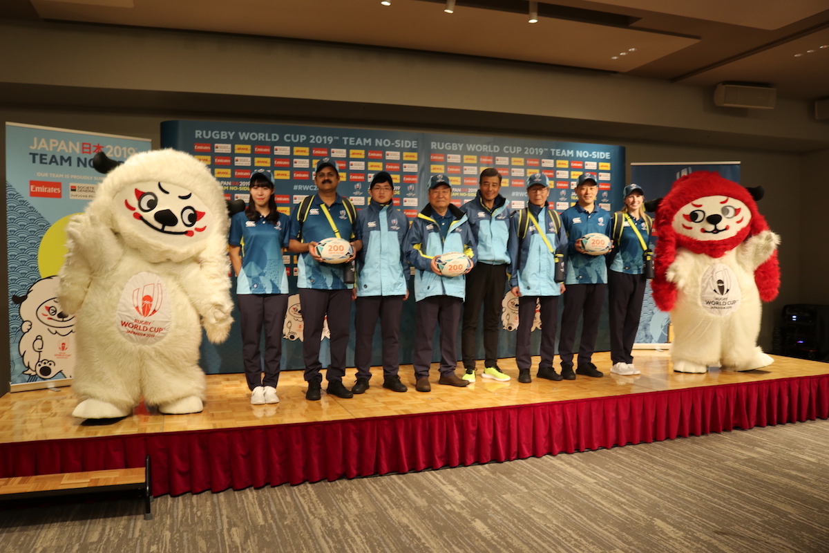 ラグビーW杯のスタッフユニホームがお披露目 カンタベリーが制作